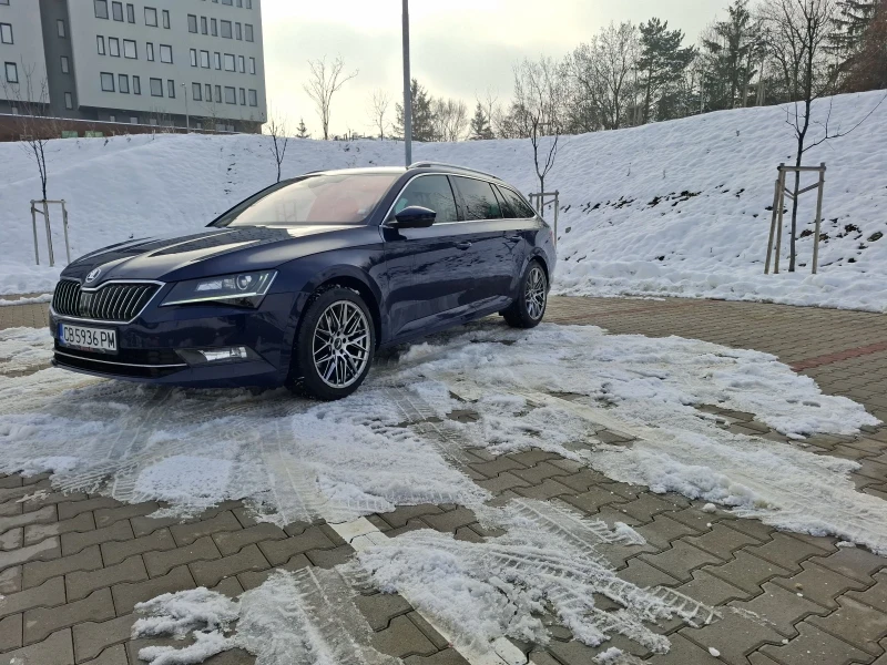 Skoda Superb, снимка 3 - Автомобили и джипове - 48723598