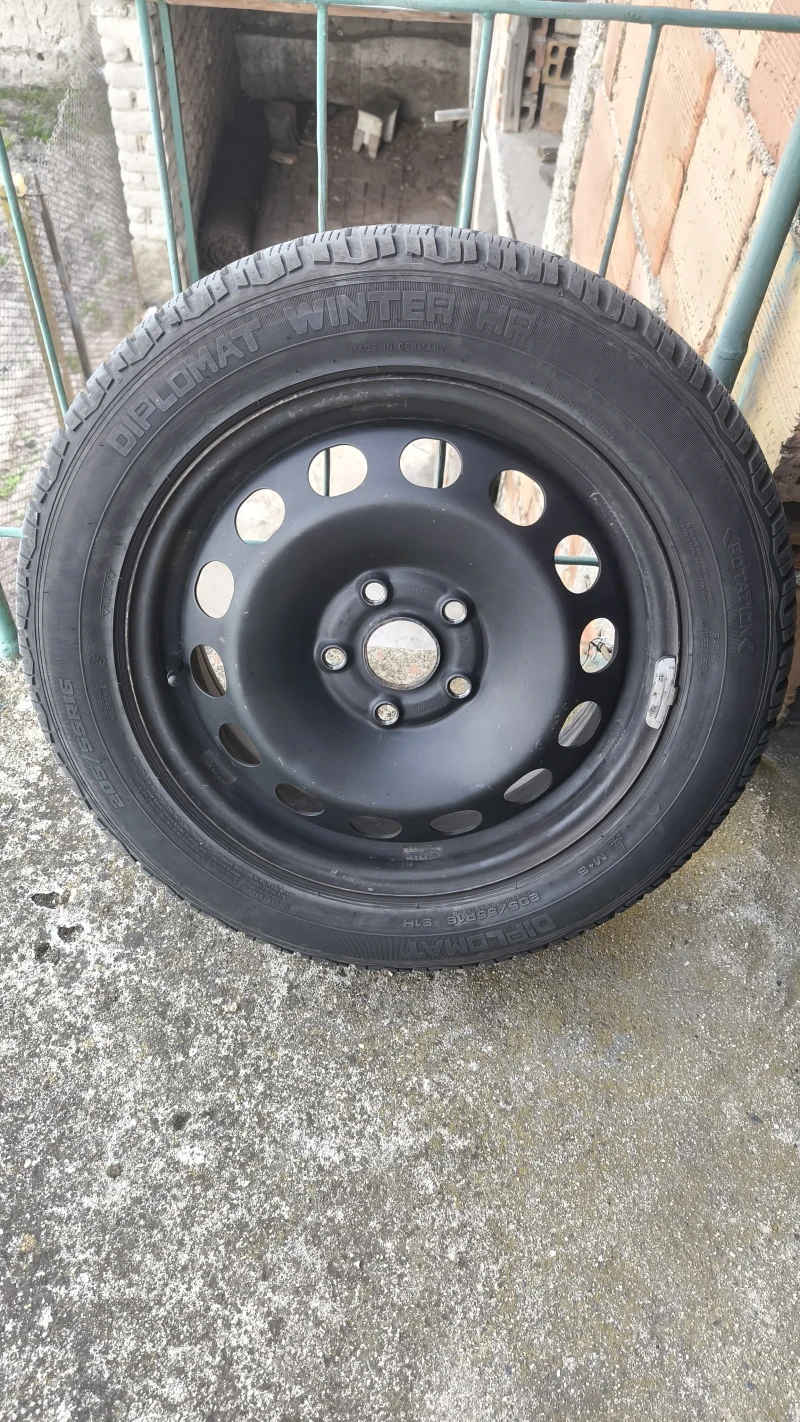 VW Touran, снимка 14 - Автомобили и джипове - 51600098