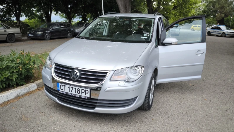 VW Touran, снимка 6 - Автомобили и джипове - 51600098
