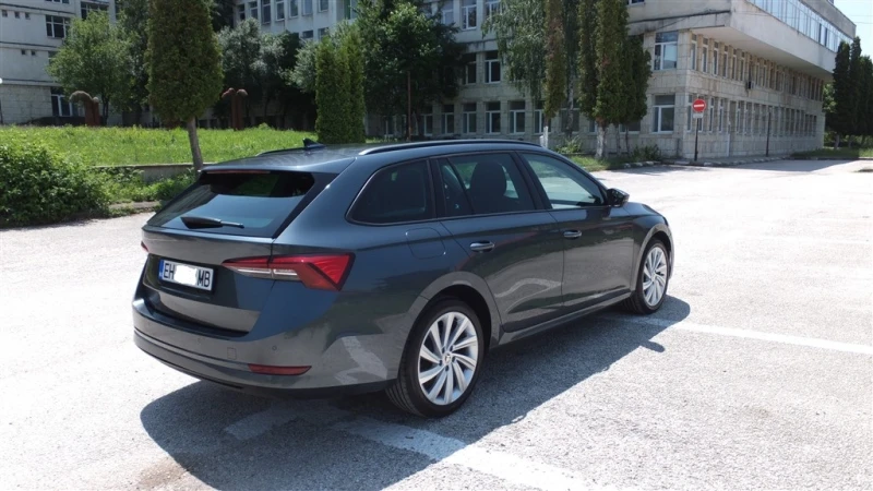 Skoda Octavia 2.0TDI VIRTUAL/DISTRONIC/AMBIENT, снимка 7 - Автомобили и джипове - 52022120