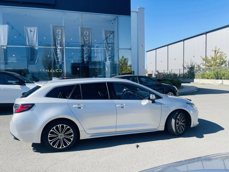 Toyota Corolla 2.0 HEV Touring Sport Executive Plus, снимка 3 - Автомобили и джипове - 51748253