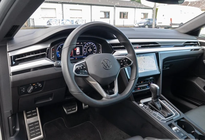 VW Arteon SHOOTING BRAKE* R-LINE* 4M* DISTR* CAM* KEYLESS* , снимка 4 - Автомобили и джипове - 51765091