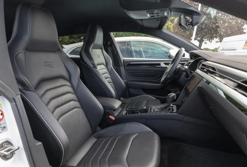 VW Arteon SHOOTING BRAKE* R-LINE* 4M* DISTR* CAM* KEYLESS* , снимка 10 - Автомобили и джипове - 51765091