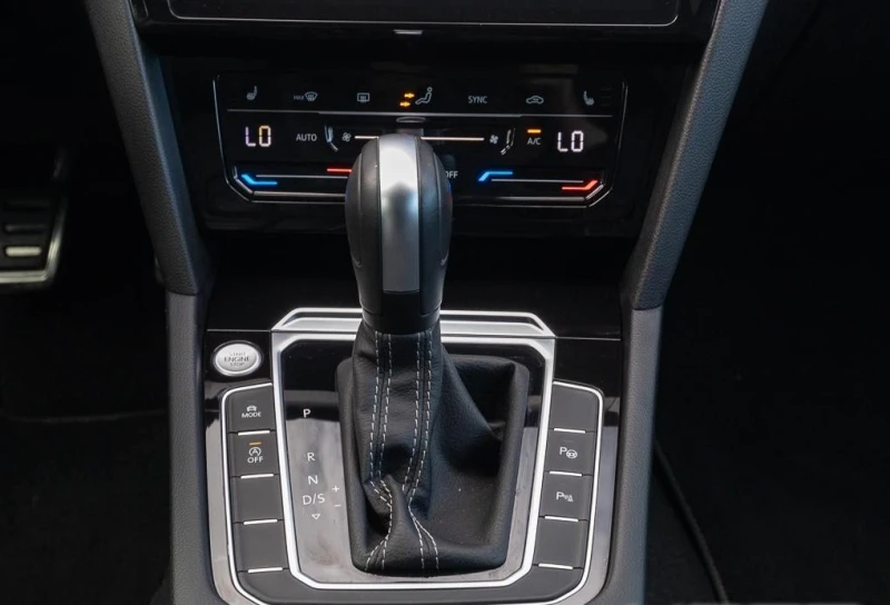 VW Arteon SHOOTING BRAKE* R-LINE* 4M* DISTR* CAM* KEYLESS* , снимка 8 - Автомобили и джипове - 51765091