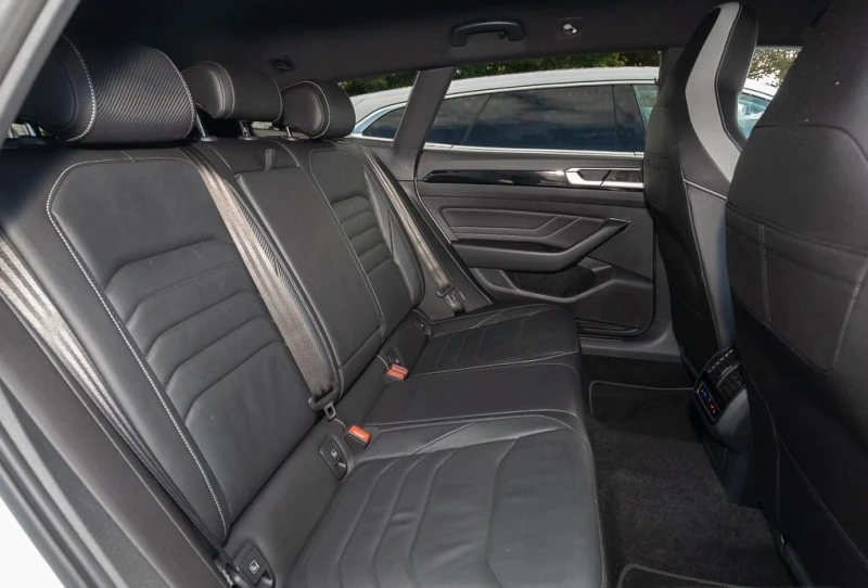 VW Arteon SHOOTING BRAKE* R-LINE* 4M* DISTR* CAM* KEYLESS* , снимка 11 - Автомобили и джипове - 51765091