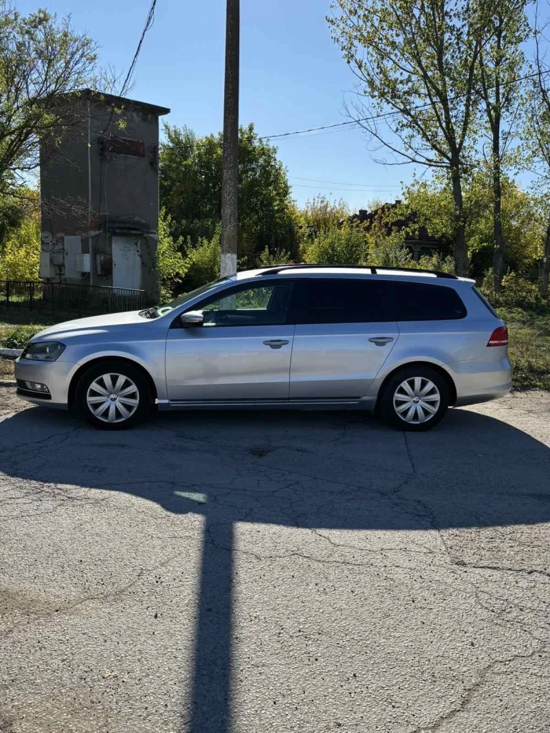 VW Passat 1.6, снимка 2 - Автомобили и джипове - 52346962