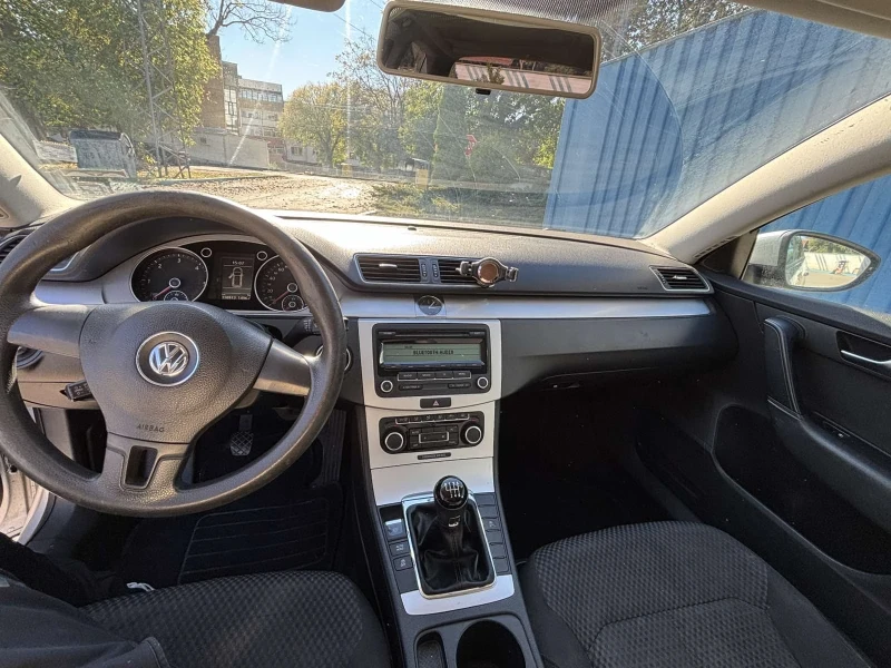 VW Passat 1.6, снимка 7 - Автомобили и джипове - 52346962