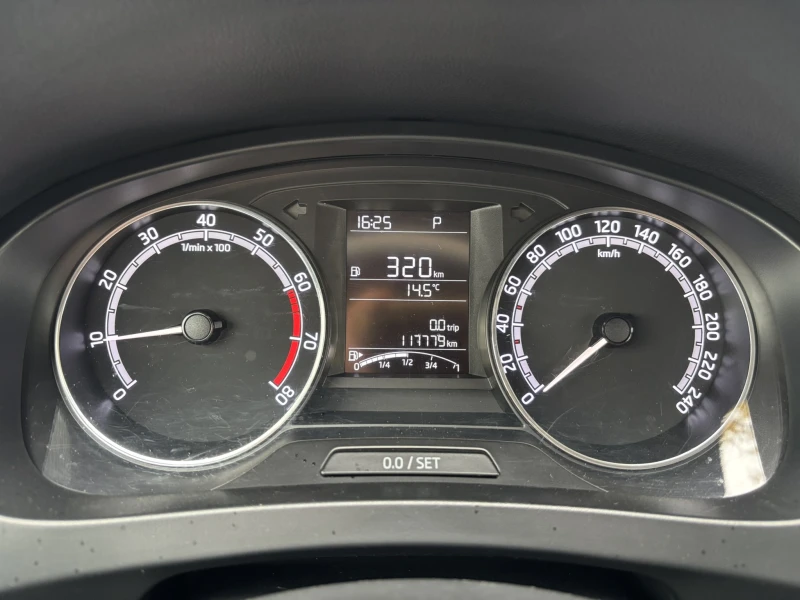 Skoda Rapid 1.0 TSI, 95hp, 7DSG, EU6, снимка 8 - Автомобили и джипове - 52179751