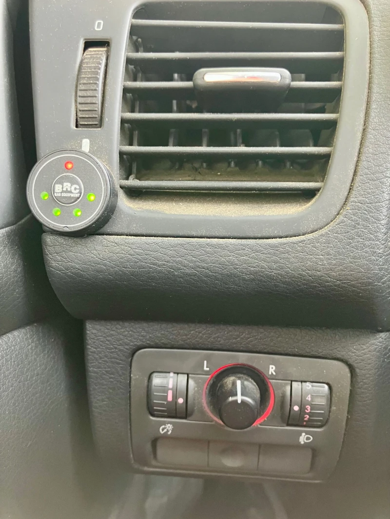 Subaru Legacy 2.5 165к.с, снимка 9 - Автомобили и джипове - 52407020