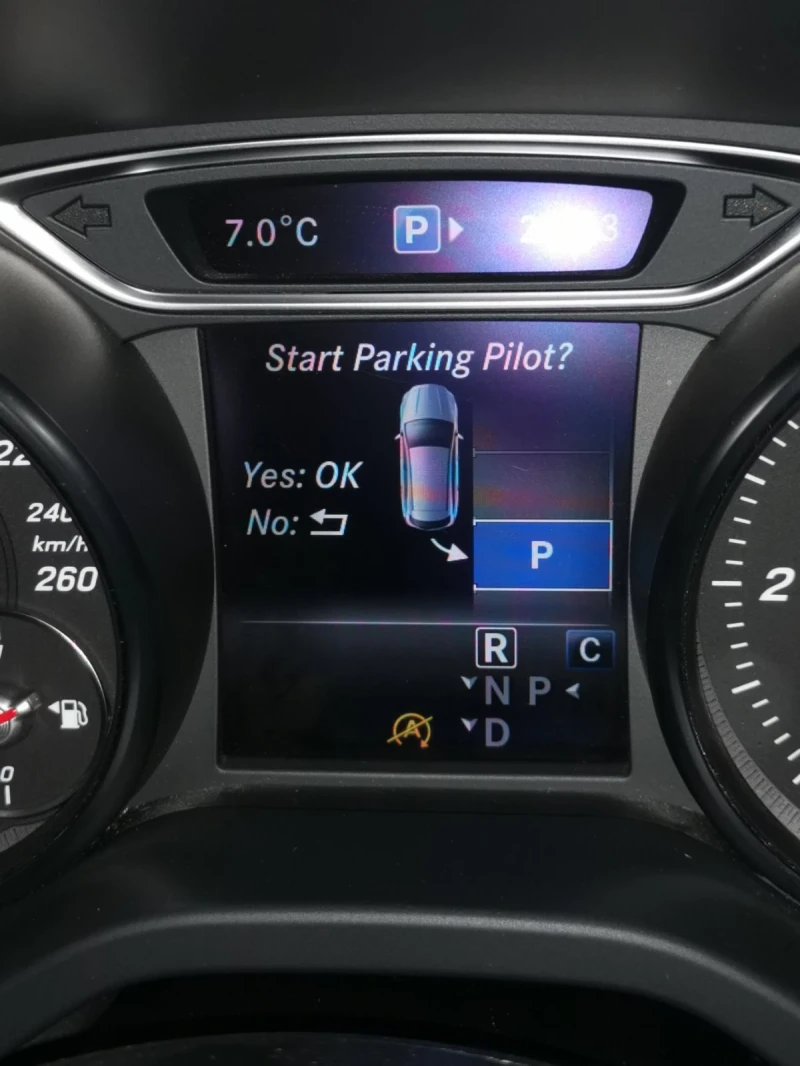 Mercedes-Benz CLA, снимка 10 - Автомобили и джипове - 53445326