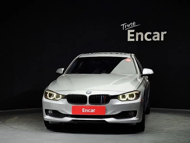 BMW 320 d - САМО 30% АВАНС, снимка 12 - Автомобили и джипове - 56016280