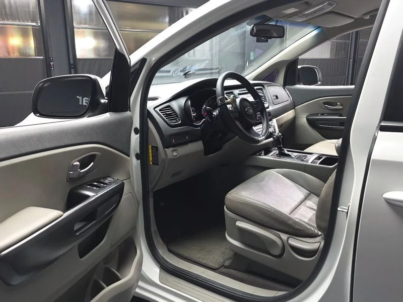 Kia Carnival 11-seater Deluxe| 200к.с., снимка 10 - Автомобили и джипове - 56165014