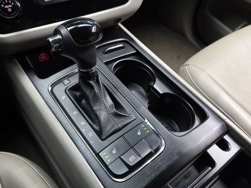 Kia Carnival 11-seater Deluxe| 200к.с., снимка 9 - Автомобили и джипове - 56165014