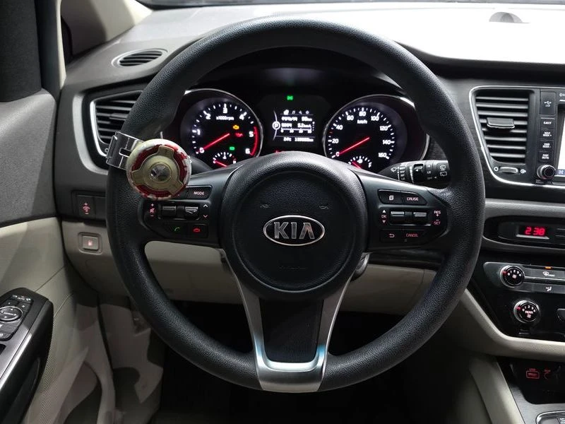 Kia Carnival 11-seater Deluxe| 200к.с., снимка 13 - Автомобили и джипове - 56165014