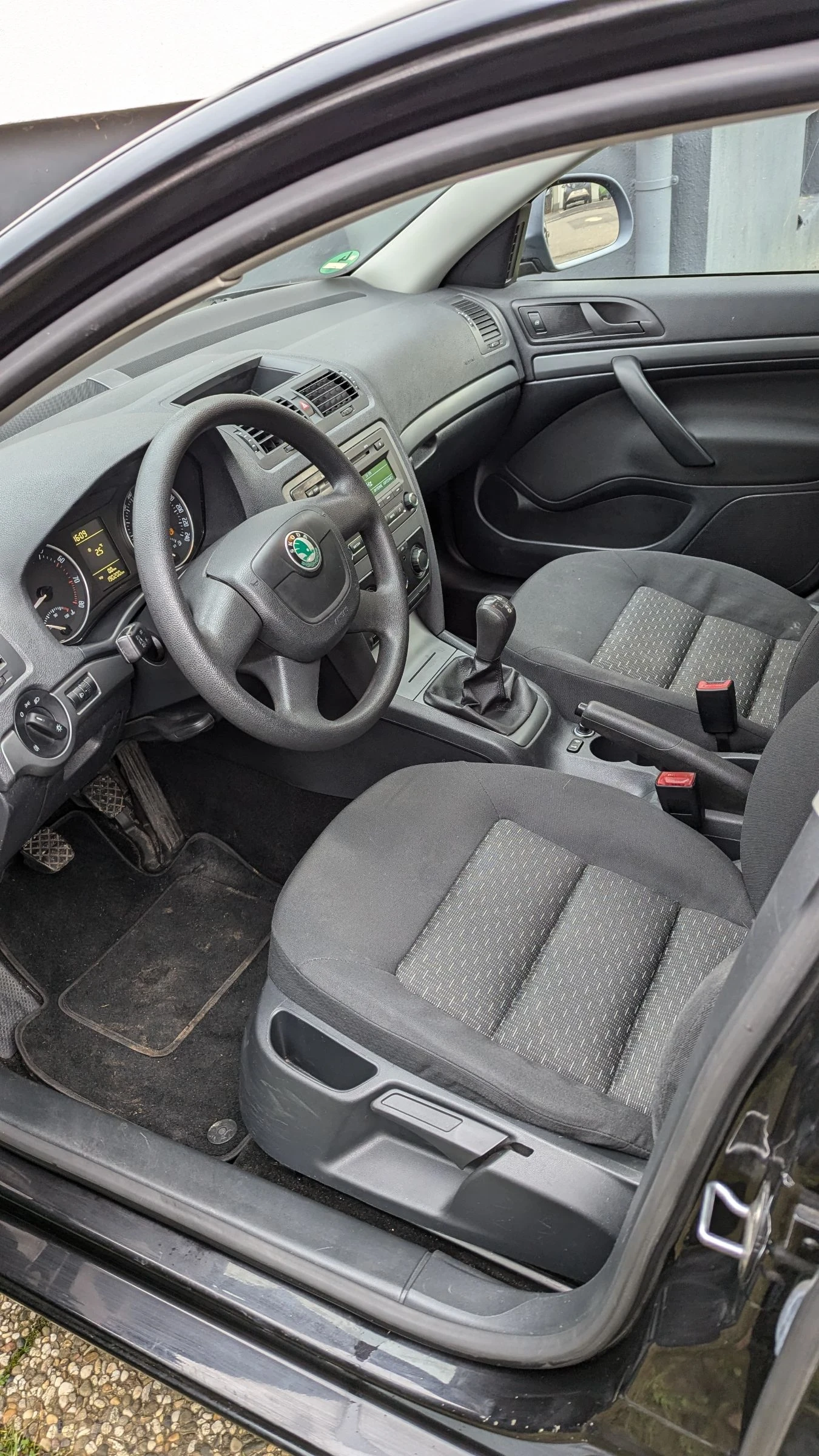 Skoda Octavia 1.4    | Mobile.bg   11