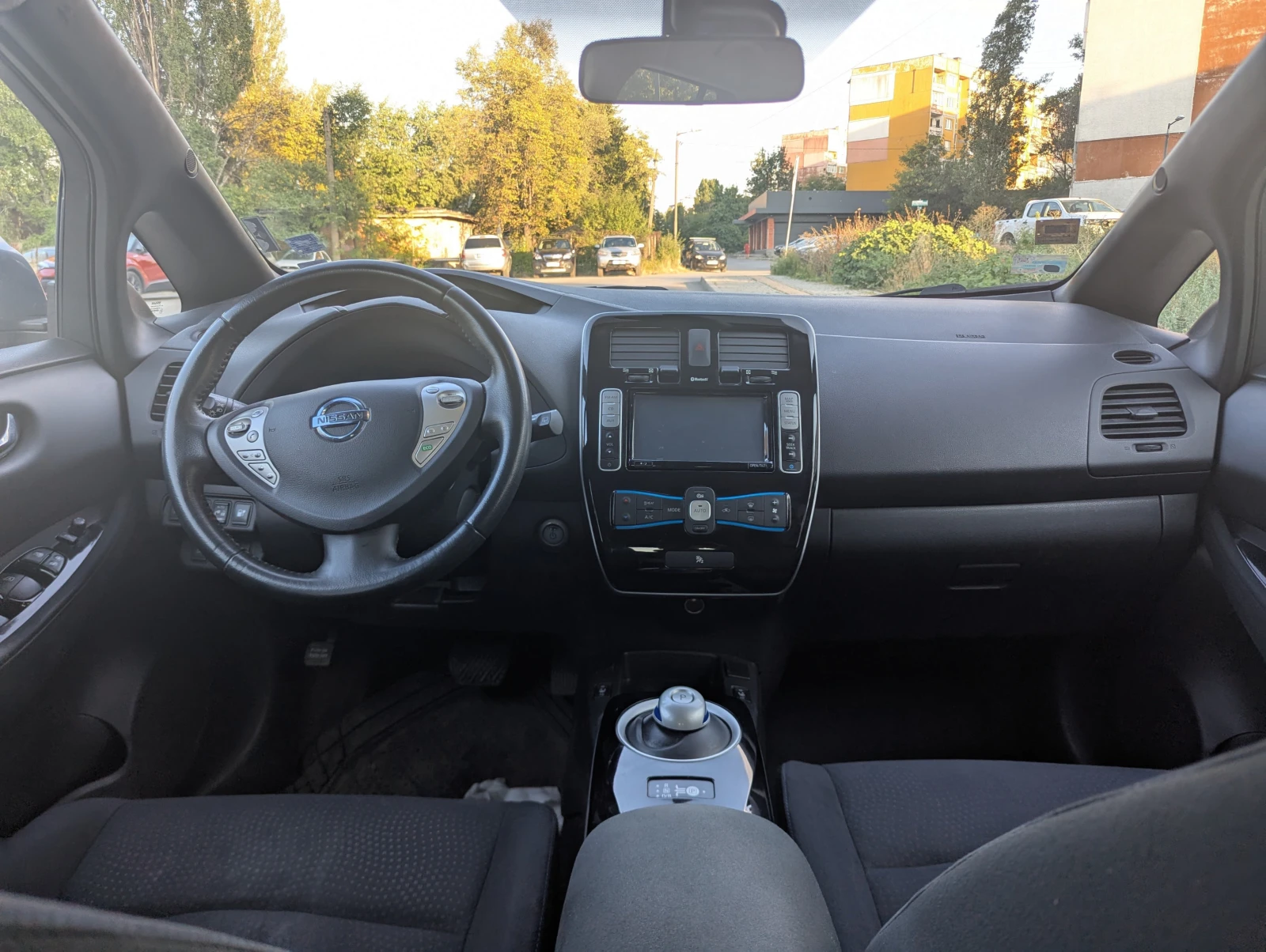 Nissan Leaf   - изображение 7
