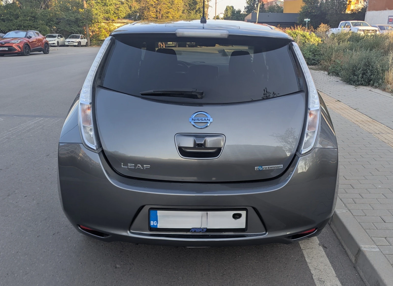 Nissan Leaf   - изображение 6