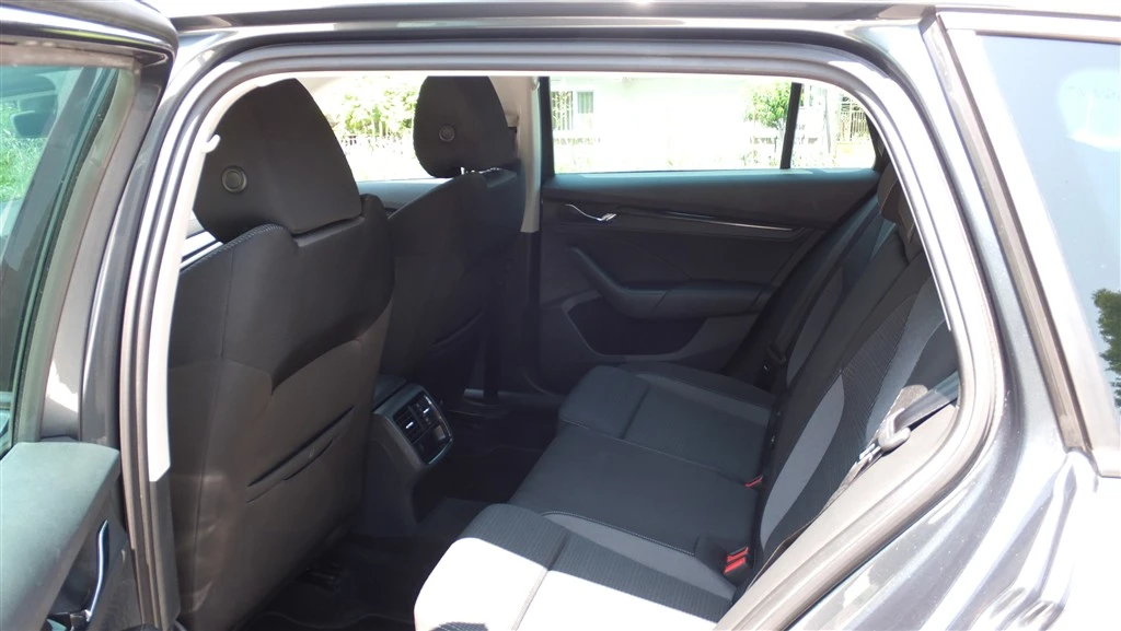 Skoda Octavia 2.0TDI VIRTUAL/DISTRONIC/AMBIENT | Mobile.bg � ����������� 14