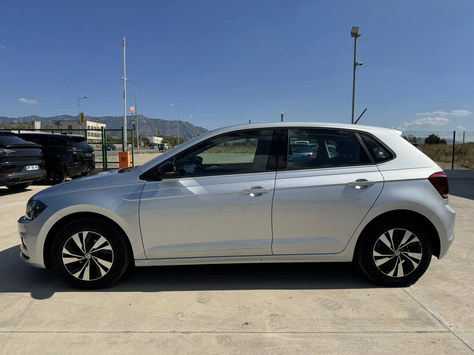 VW Polo 75ps* Face* LED* Kлима* Паркт*  - изображение 2