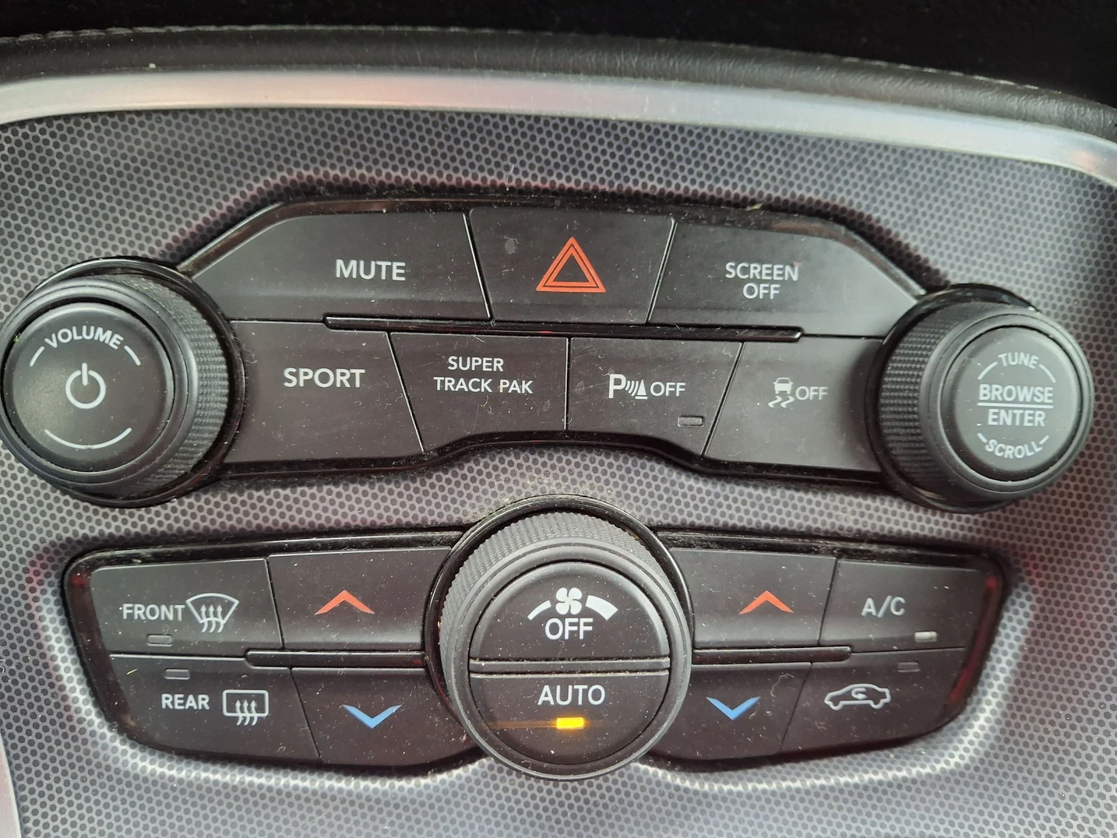 Dodge Challenger 3.6GT  AWD, снимка 16 - Автомобили и джипове - 53908419