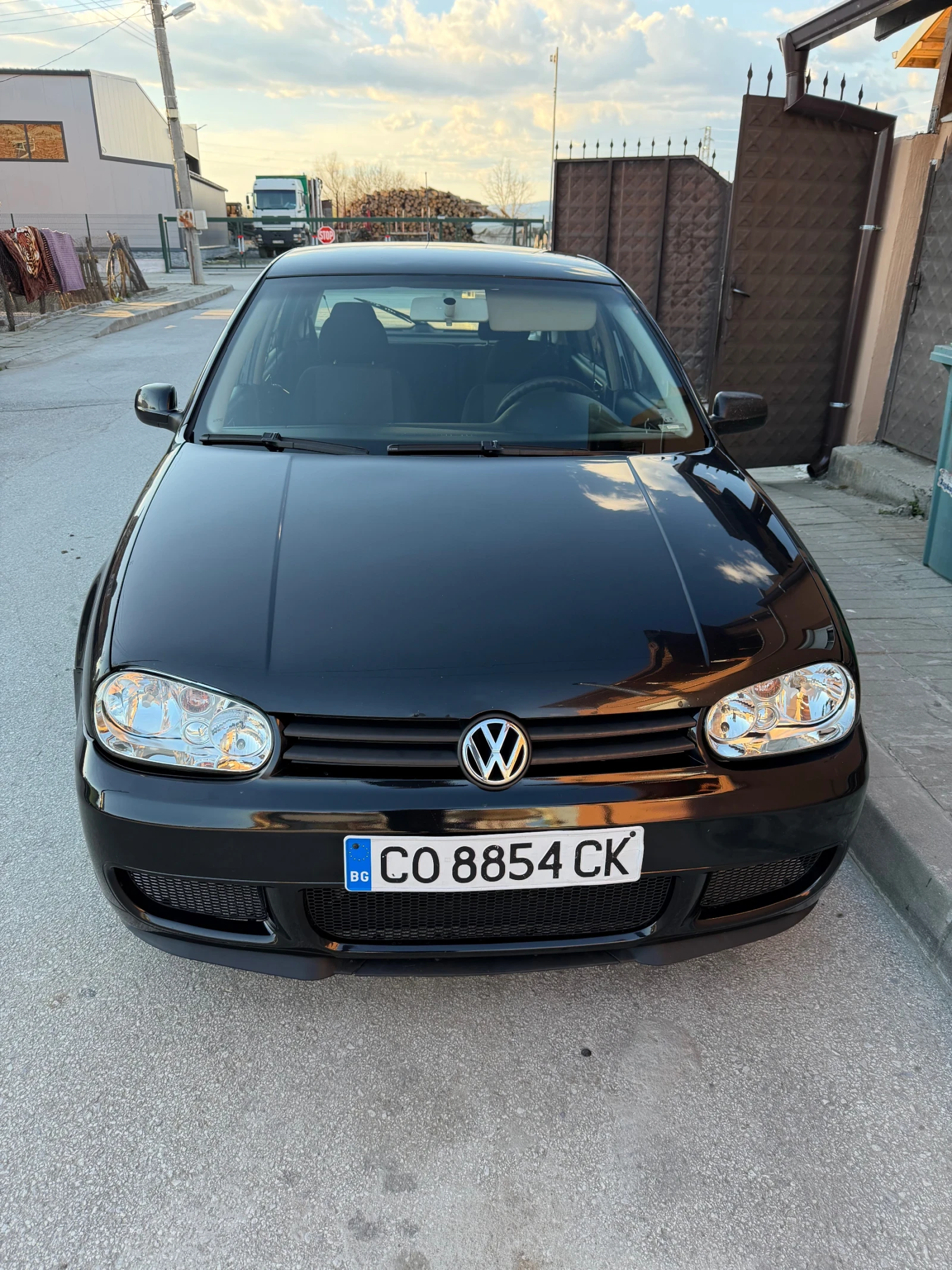 VW Golf 1.9тди 101кс малкия данък ПД, снимка 4 - Автомобили и джипове - 54170309