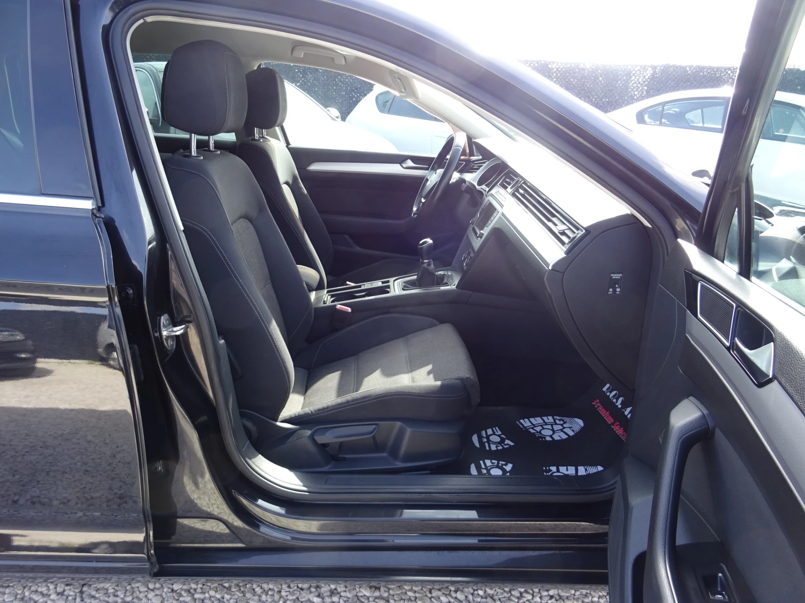 VW Passat 2.0TDI ComfortLine, снимка 15 - Автомобили и джипове - 53902427