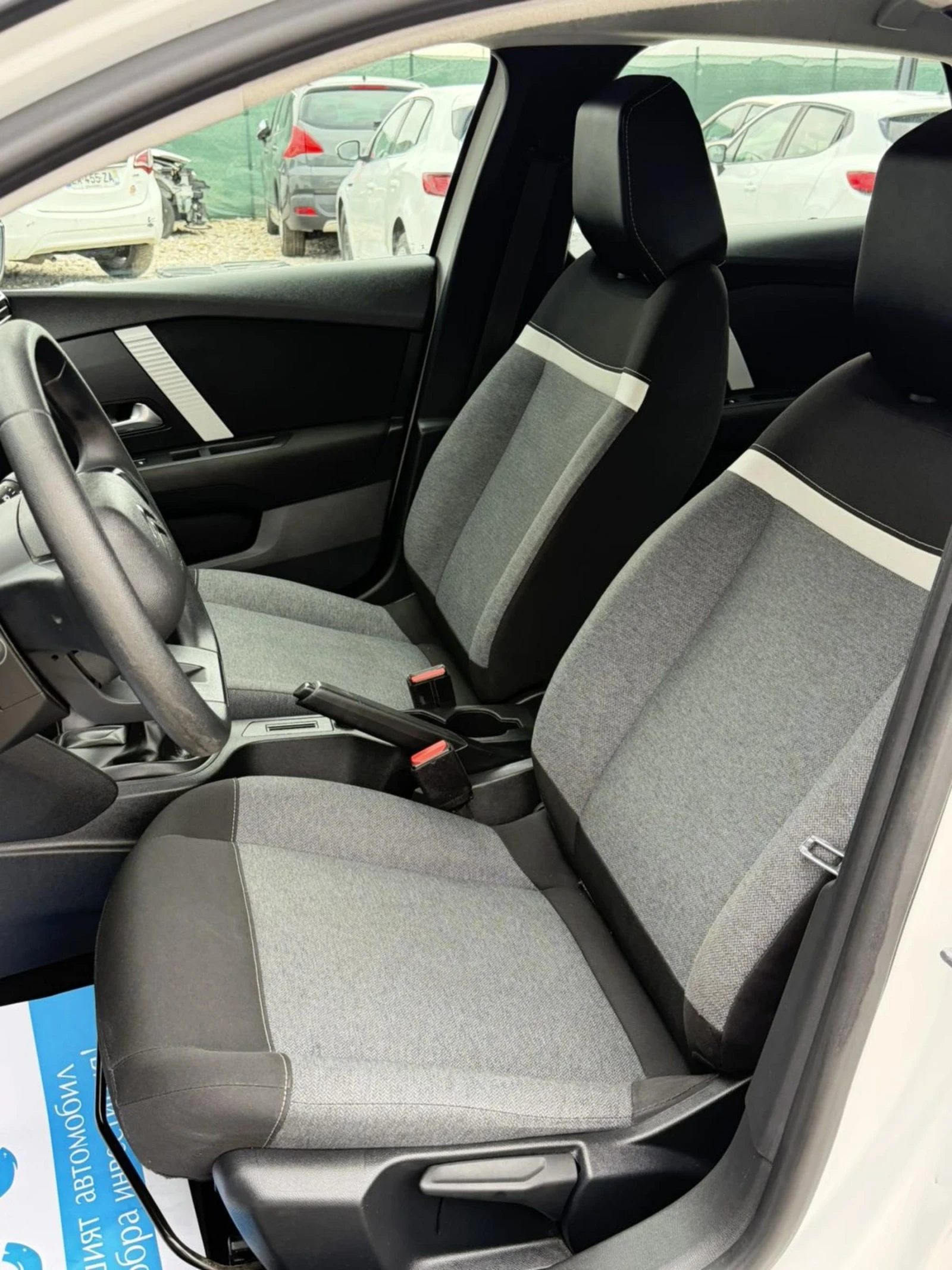 Renault Clio 1.2 i, снимка 14 - Автомобили и джипове - 54088101