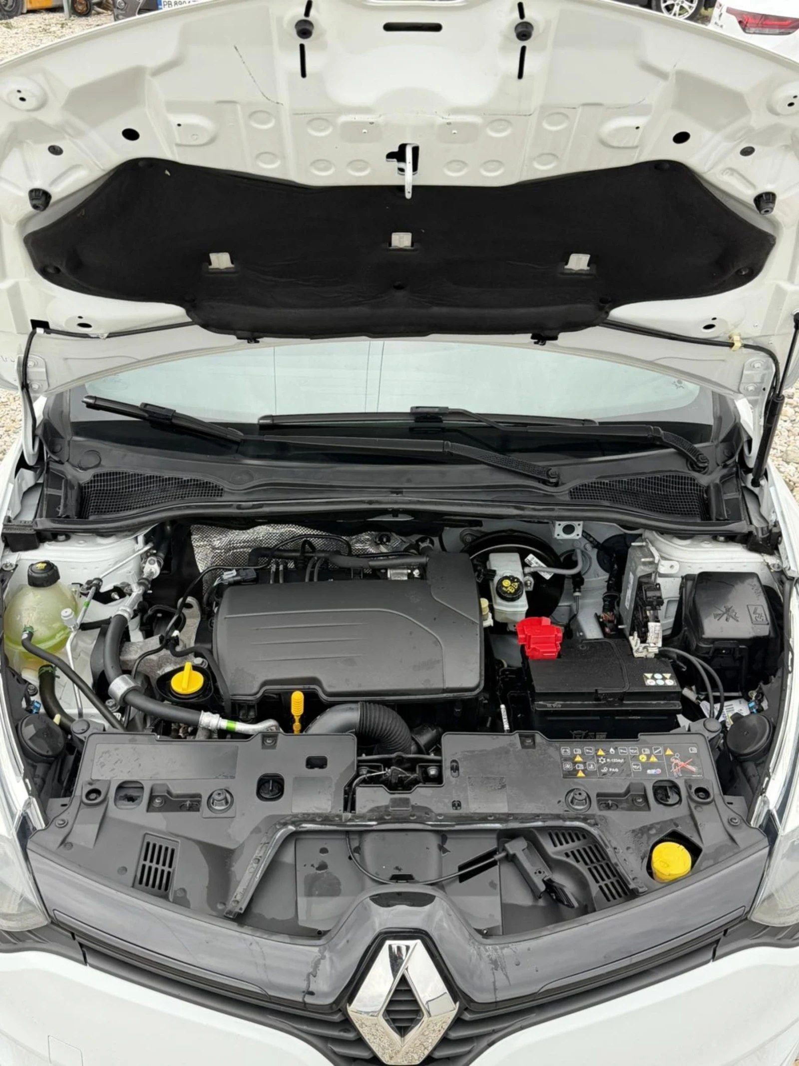 Renault Clio 1.2 i, снимка 9 - Автомобили и джипове - 54088101