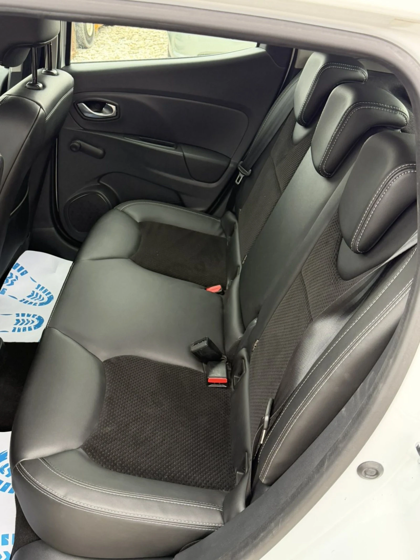 Renault Clio 1.2 i, снимка 8 - Автомобили и джипове - 54088101