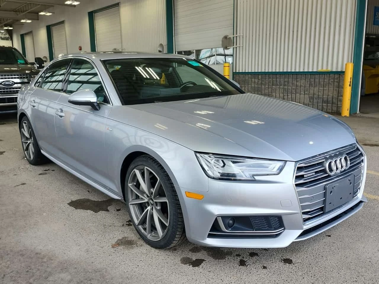 Audi A4 Technik/CARFAX/ДИСТРОНИК/360 КАМ/ШИБЕДАХ/2 КЛЮЧА, снимка 2 - Автомобили и джипове - 54512431