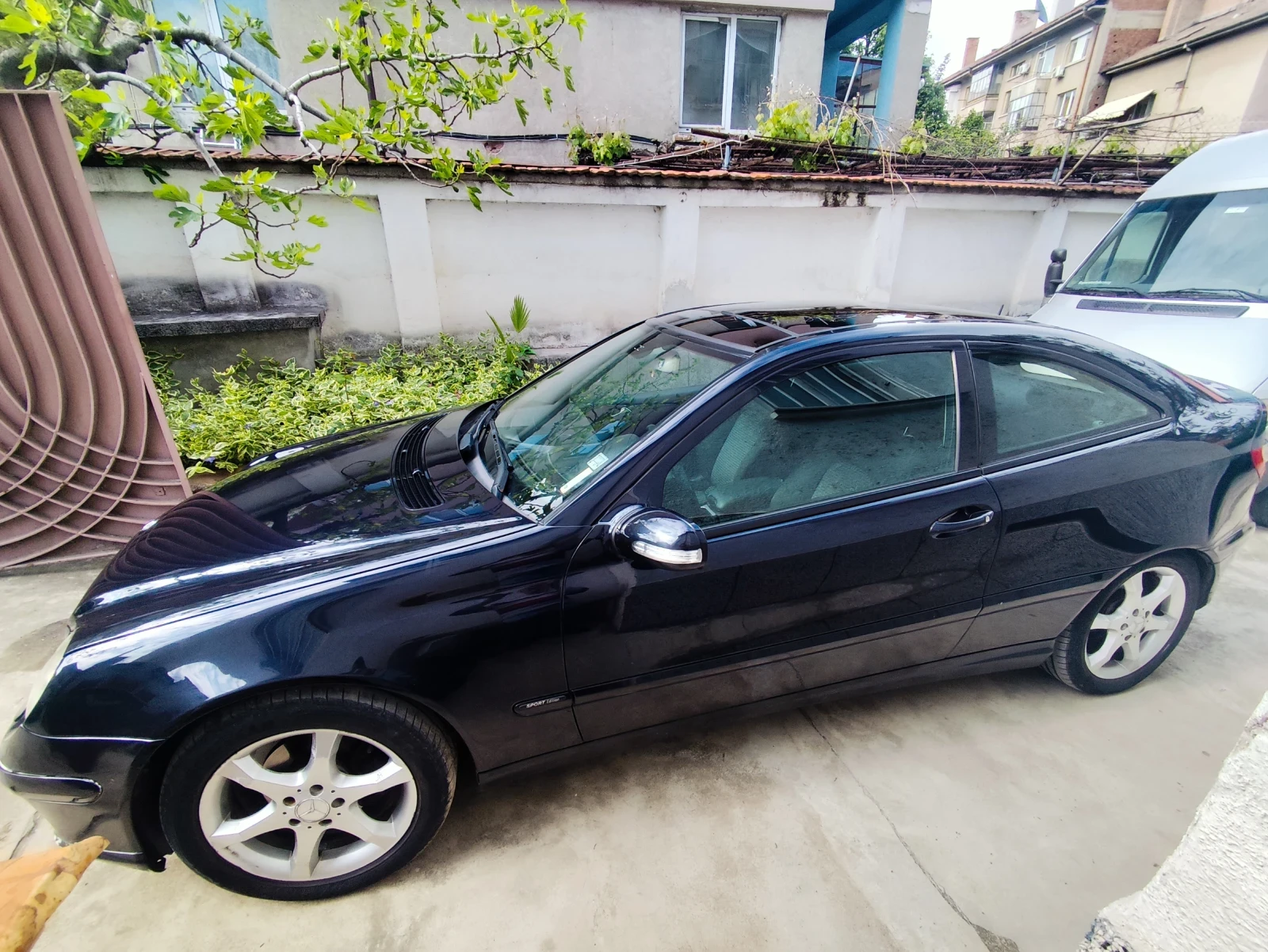 Mercedes-Benz C 220 Sport coupe, Sport edition , снимка 4 - Автомобили и джипове - 54538178