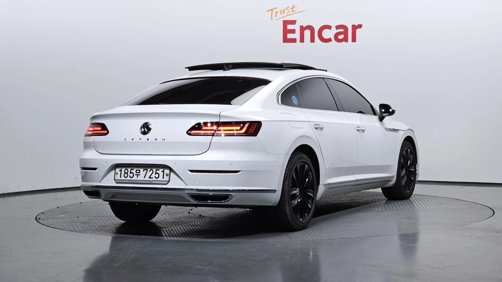VW Arteon 2.0 TDI| Massage| HUD| 360 Camera| Panorama| Distr | Mobile.bg � ����������� 2