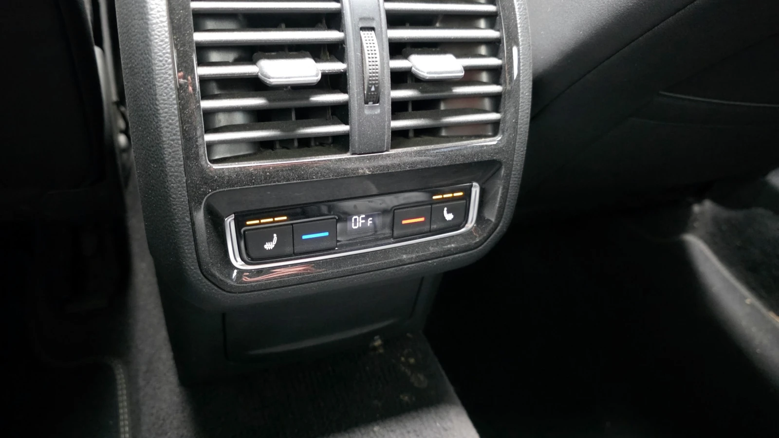 VW Arteon 2.0 TDI| Massage| HUD| 360 Camera| Panorama| Distr | Mobile.bg � ����������� 16