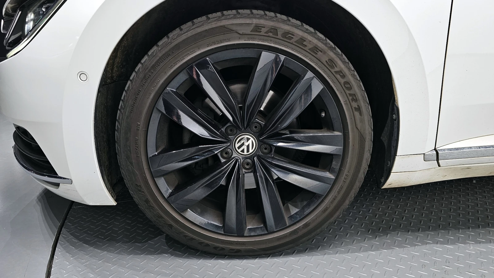VW Arteon 2.0 TDI| Massage| HUD| 360 Camera| Panorama| Distr | Mobile.bg � ����������� 5