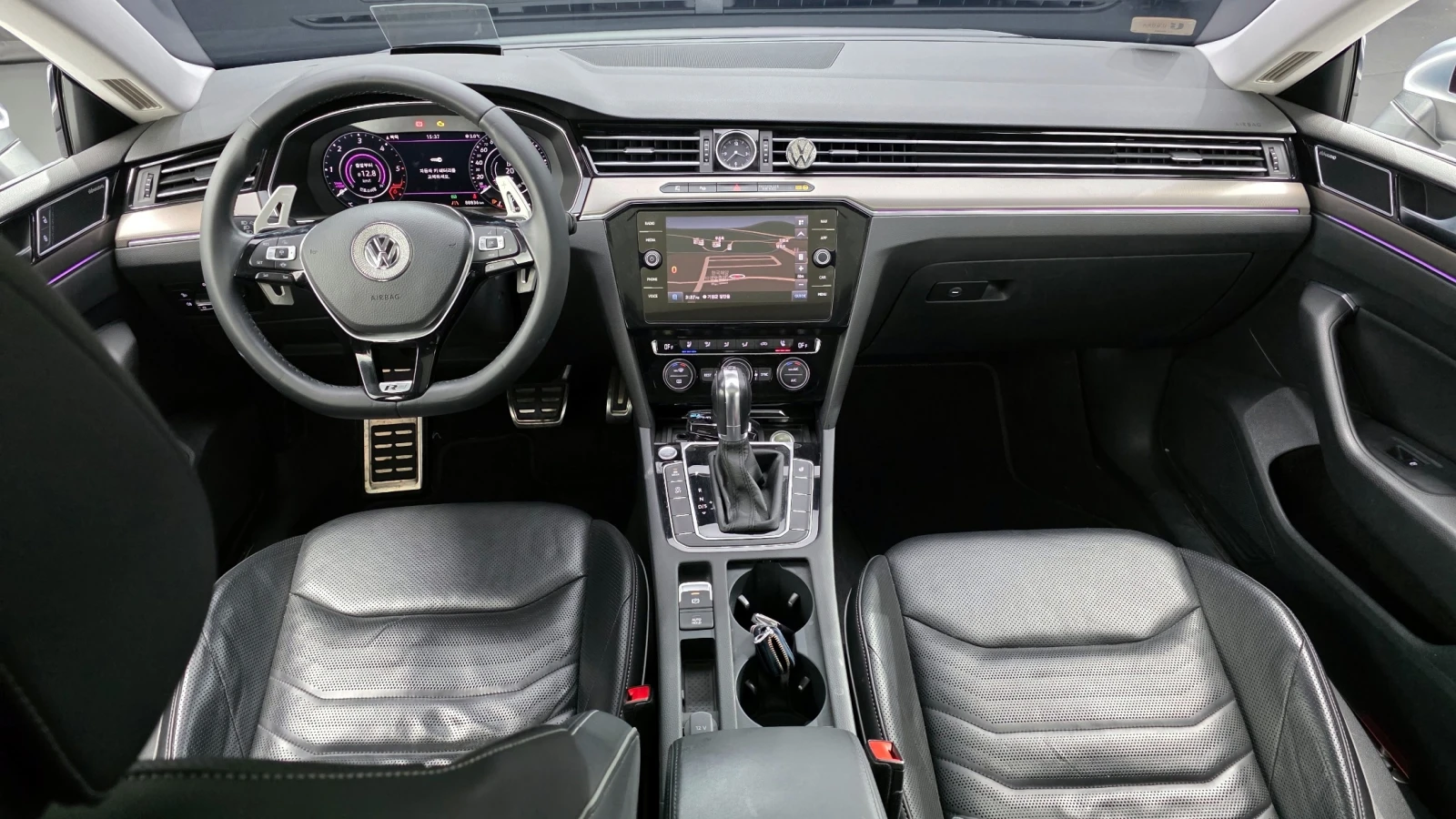 VW Arteon 2.0 TDI| Massage| HUD| 360 Camera| Panorama| Distr | Mobile.bg � ����������� 7