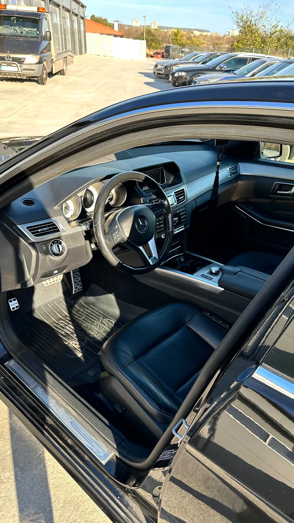 Mercedes-Benz E 200 Mercedes E200 Avangarde !!, снимка 9 - Автомобили и джипове - 55098801