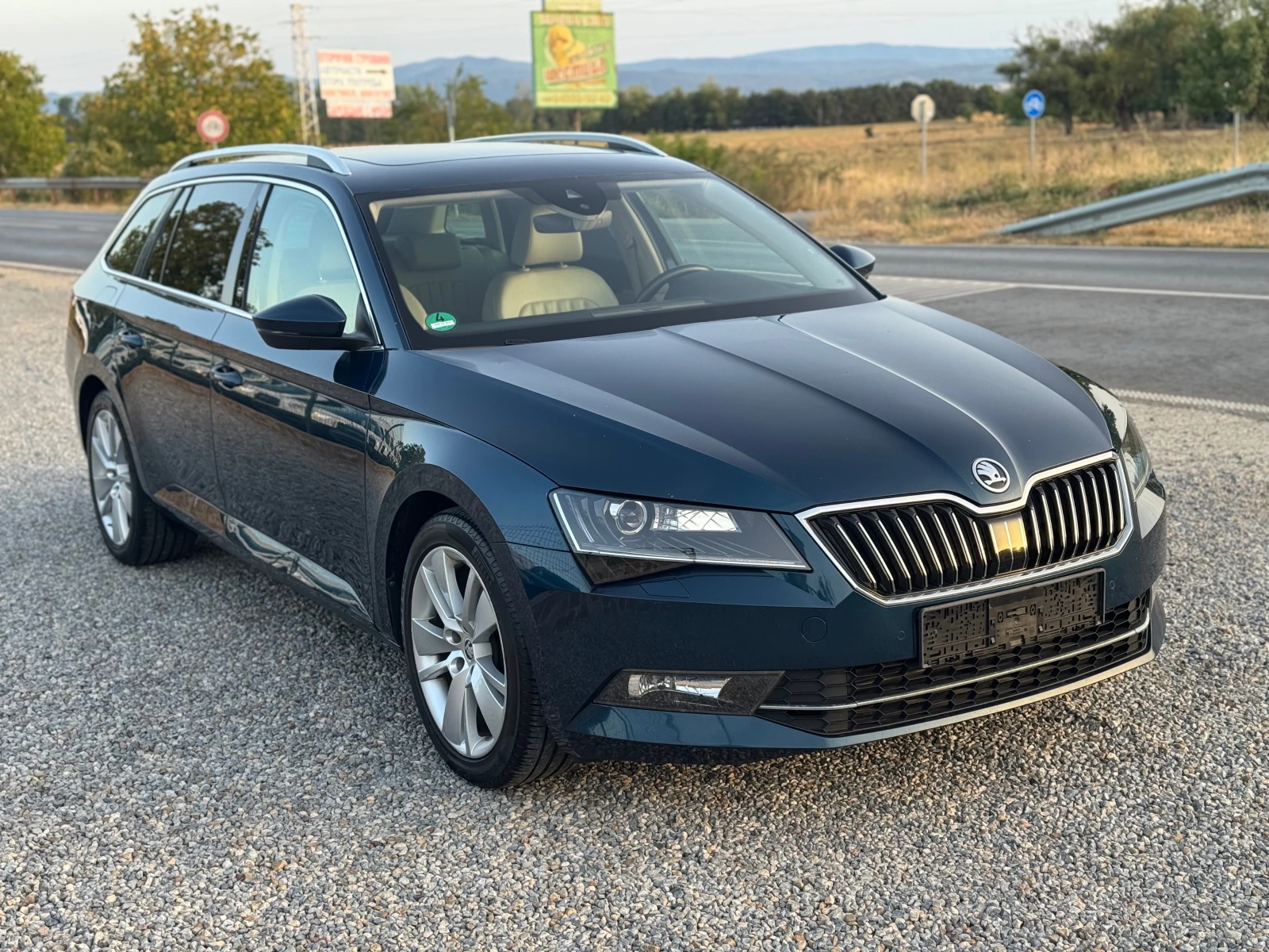 Skoda Superb 2.0TDI* FACE* 4x4* NAVI* GERMANY* Pano* , снимка 3 - Автомобили и джипове - 55861530