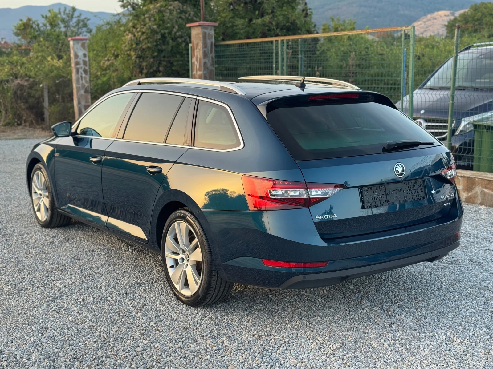 Skoda Superb 2.0TDI* FACE* 4x4* NAVI* GERMANY* Pano* , снимка 4 - Автомобили и джипове - 55861530