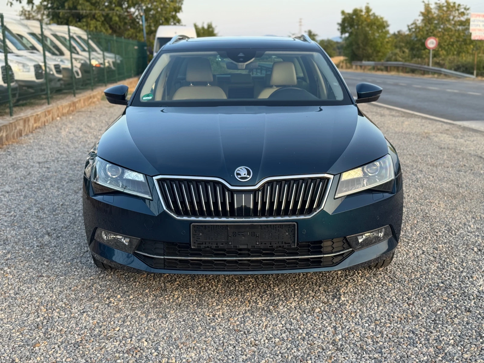 Skoda Superb 2.0TDI* FACE* 4x4* NAVI* GERMANY* Pano* , снимка 2 - Автомобили и джипове - 55861530