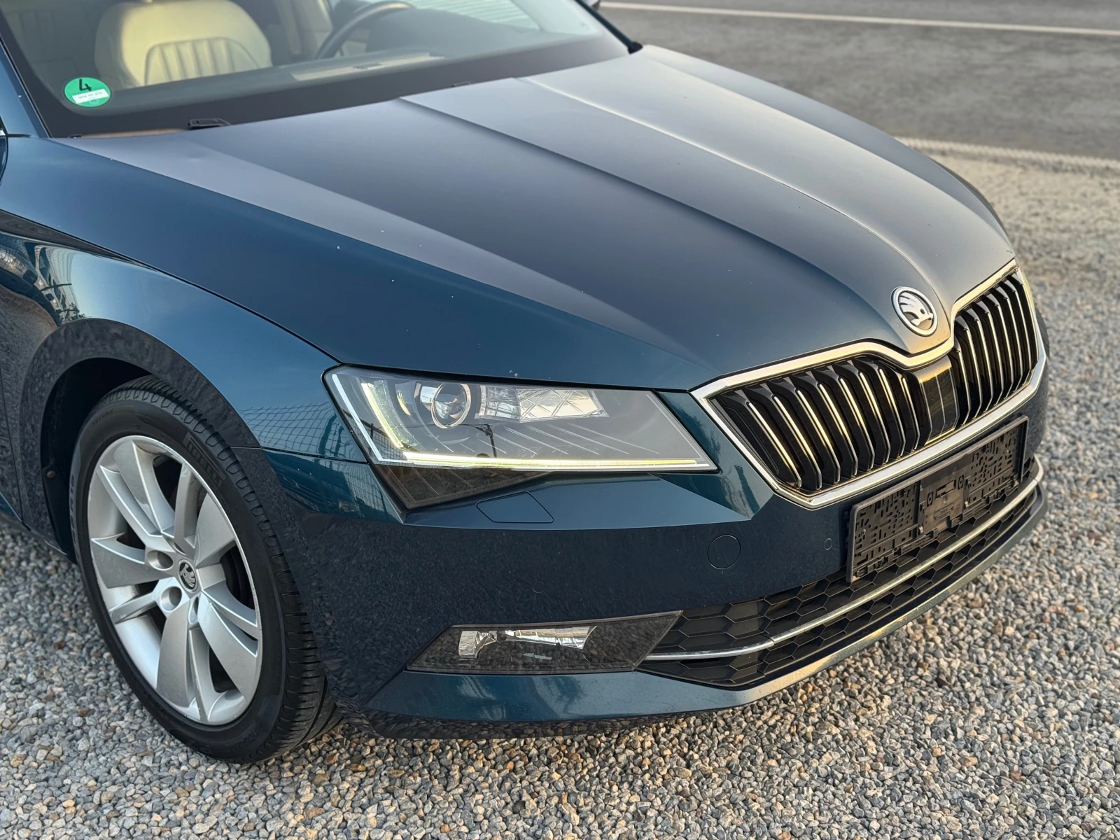 Skoda Superb 2.0TDI* FACE* 4x4* NAVI* GERMANY* Pano* , снимка 6 - Автомобили и джипове - 55861530