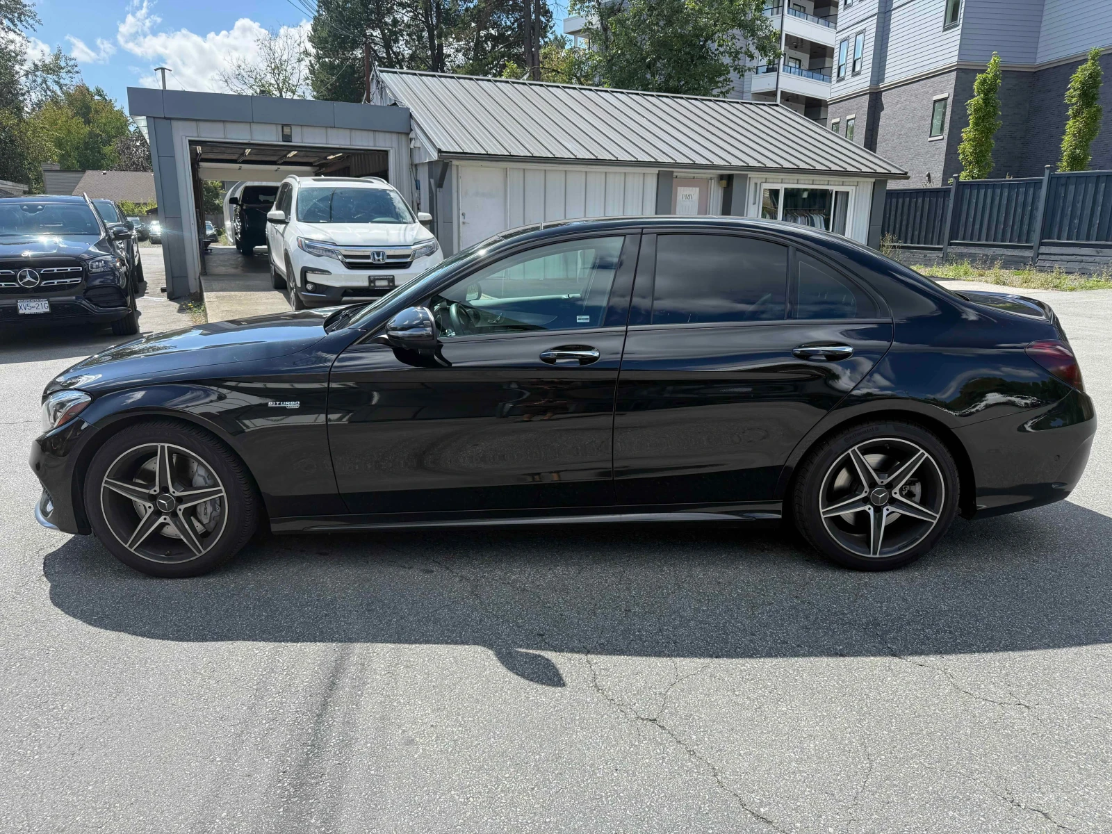 Mercedes-Benz C 43 AMG 4MATIC | CARFAX | АВТОКРЕДИТ БЕЗ ПЪРВОНАЧАЛНА, снимка 4 - Автомобили и джипове - 55872264
