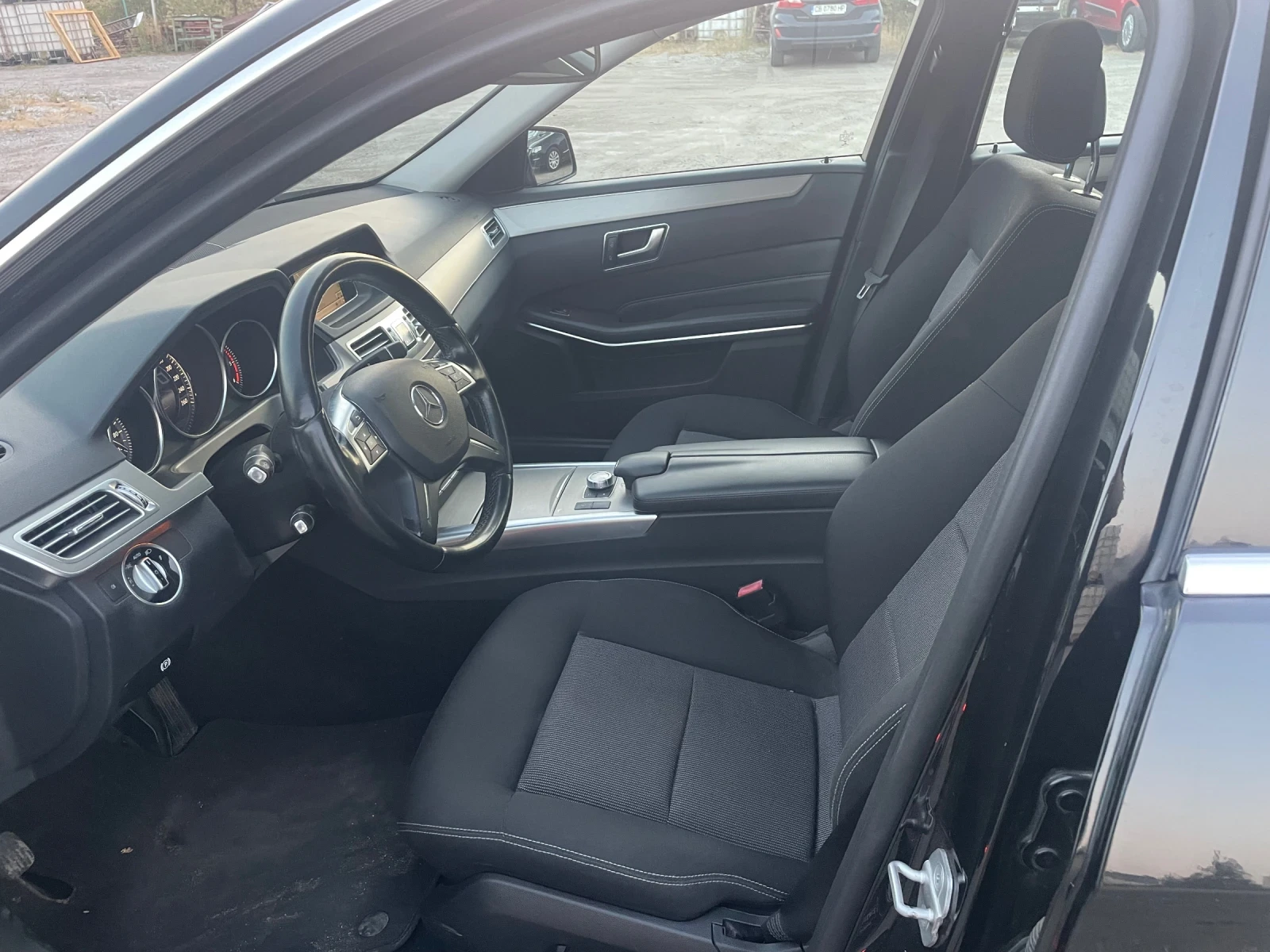 Mercedes-Benz E 200, снимка 9 - Автомобили и джипове - 55902364