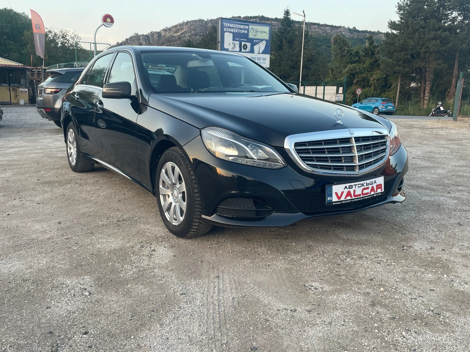 Mercedes-Benz E 200, снимка 3 - Автомобили и джипове - 55902364