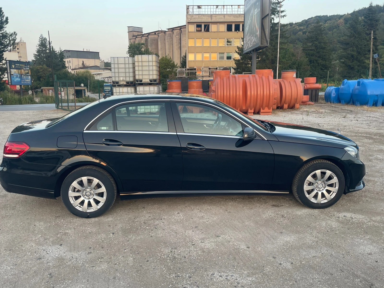 Mercedes-Benz E 200, снимка 8 - Автомобили и джипове - 55902364