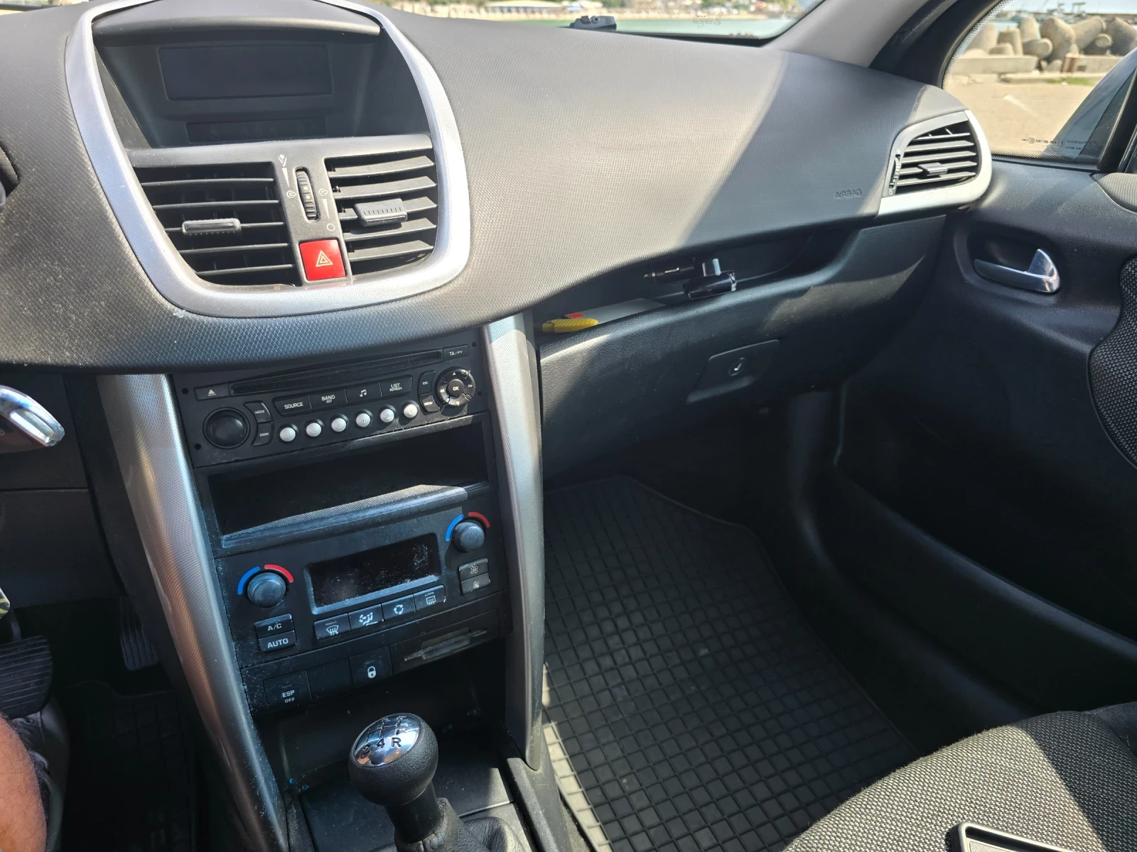 Peugeot 207, снимка 9 - Автомобили и джипове - 55982142