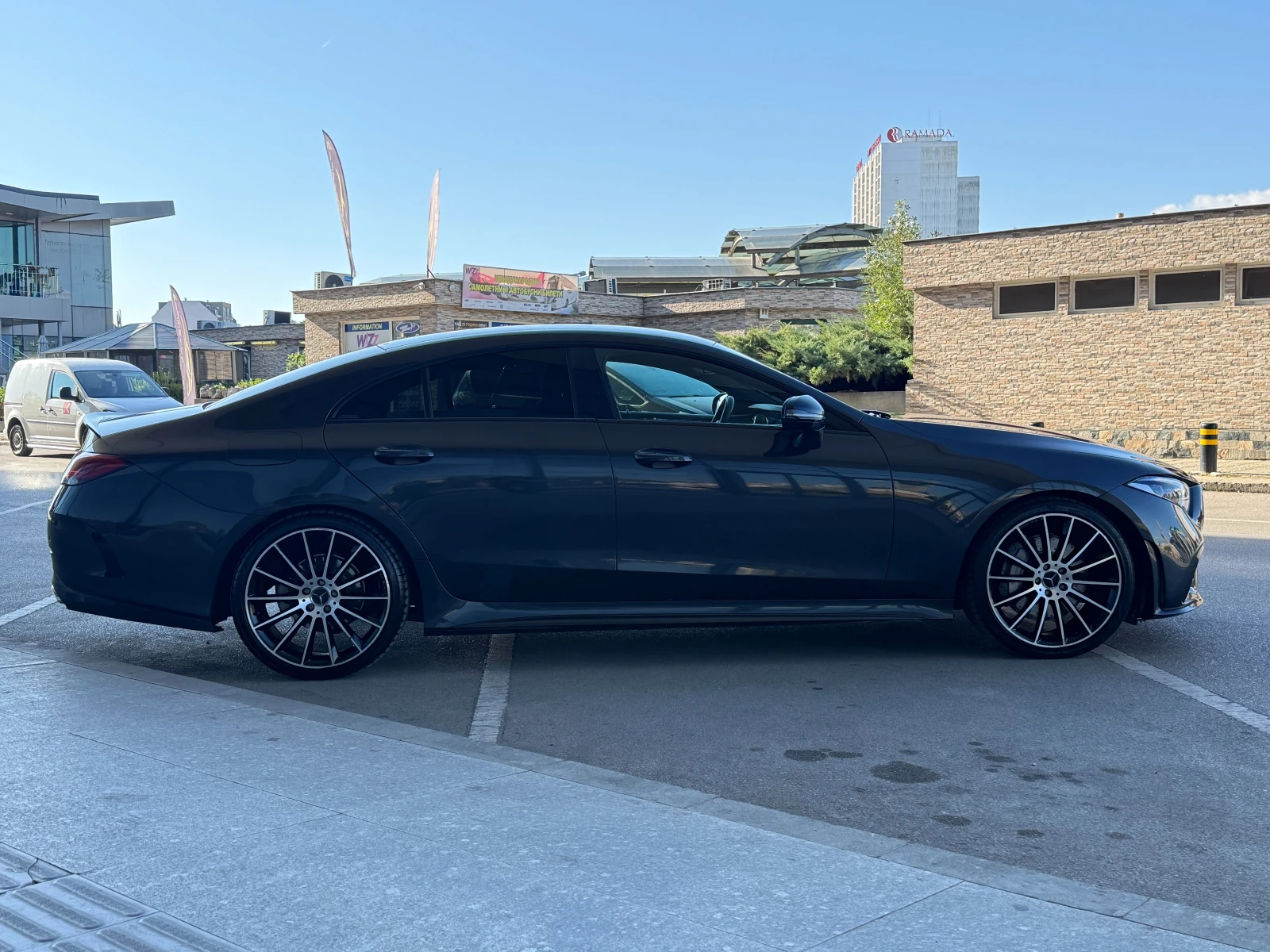 Mercedes-Benz CLS 300 CDI 6 МЕСЕЦА ГАРАНЦИЯ/AMG Pack 245к.с Active Sound, снимка 6 - Автомобили и джипове - 56071394