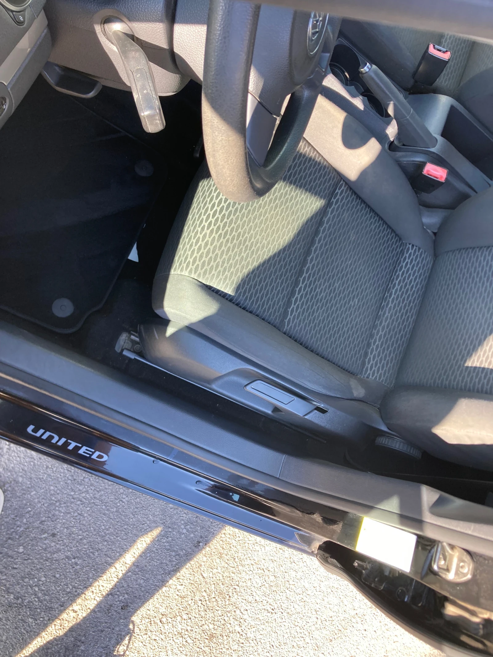 VW Golf 1.6 TDI 105 konq EVRO-5 km.207000, снимка 8 - Автомобили и джипове - 56125882