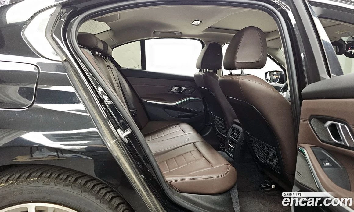 BMW 330 330e Luxury, снимка 12 - Автомобили и джипове - 56156614