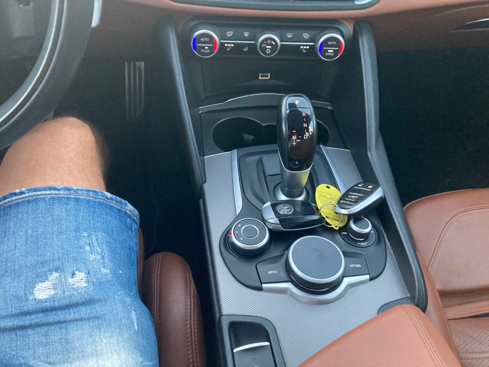 Alfa Romeo Giulia 2.2 M-Jet 210hp 4x4 VELOCE, снимка 8 - Автомобили и джипове - 56202924