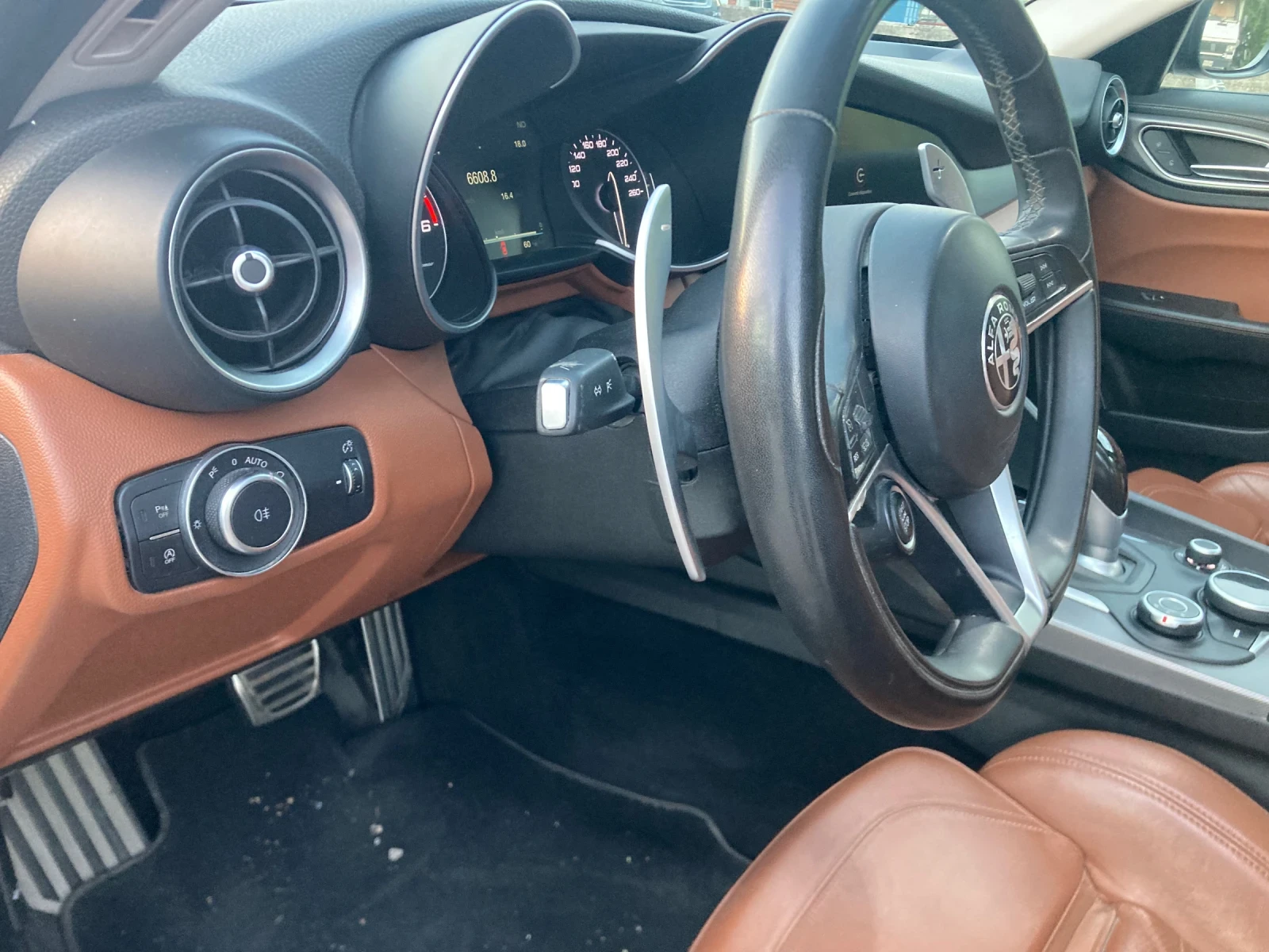 Alfa Romeo Giulia 2.2 M-Jet 210hp 4x4 VELOCE, снимка 10 - Автомобили и джипове - 56202924